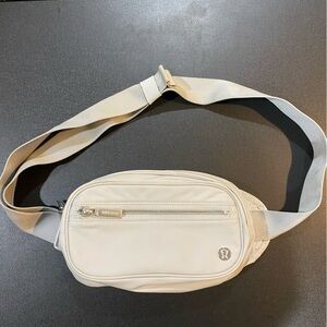 Lululemon WunderLust Belt Bag Seal Grey